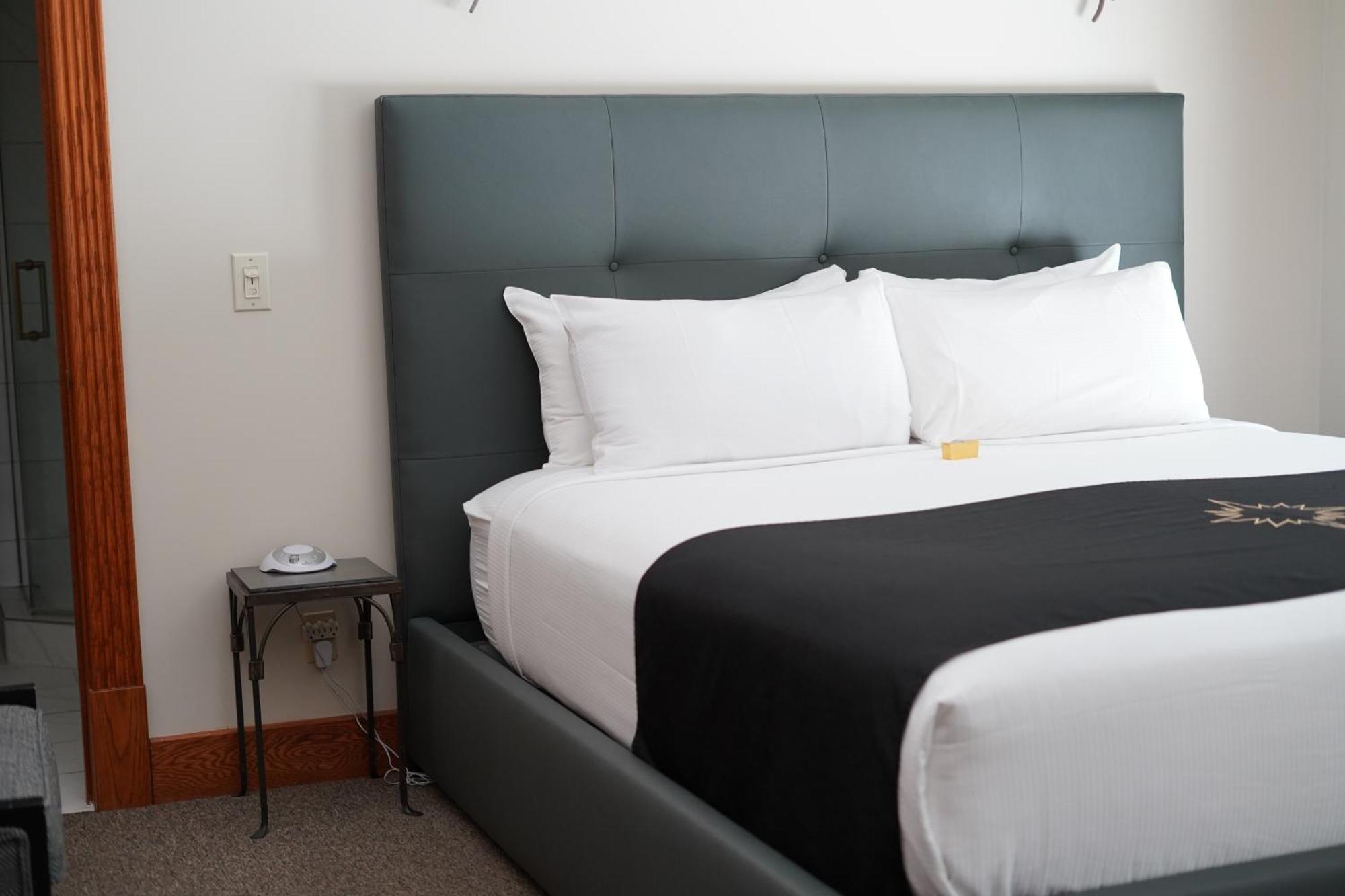 Inn At Black Star Farms Suttons Bay 외부 사진
